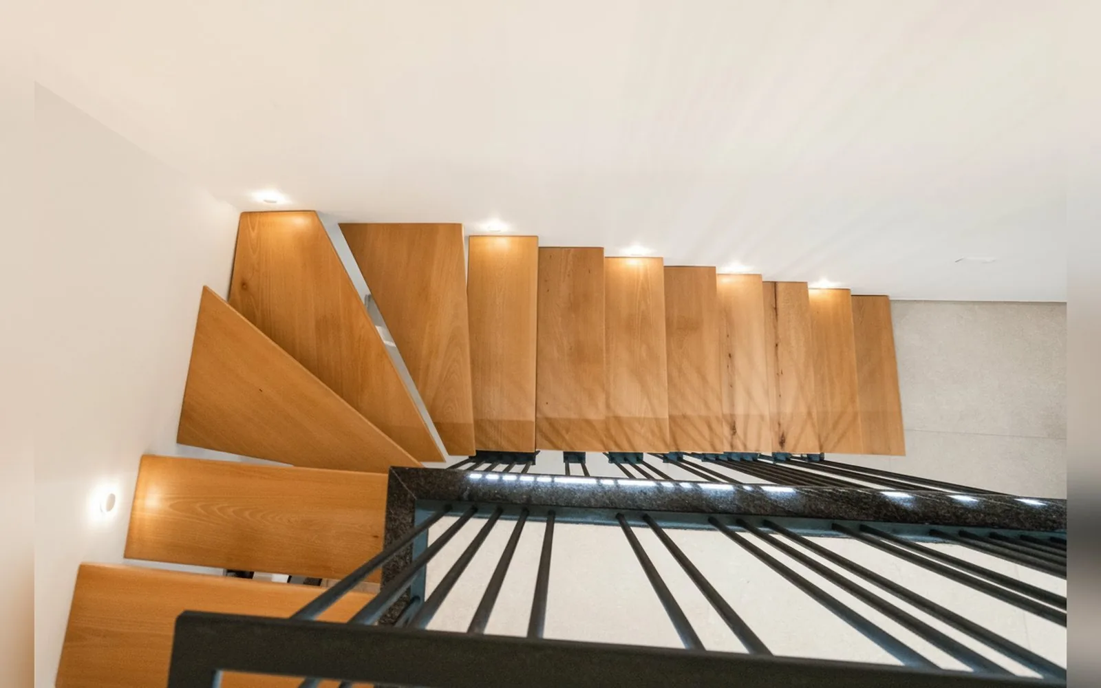 ROOM ESTATE &mdash; foto 4